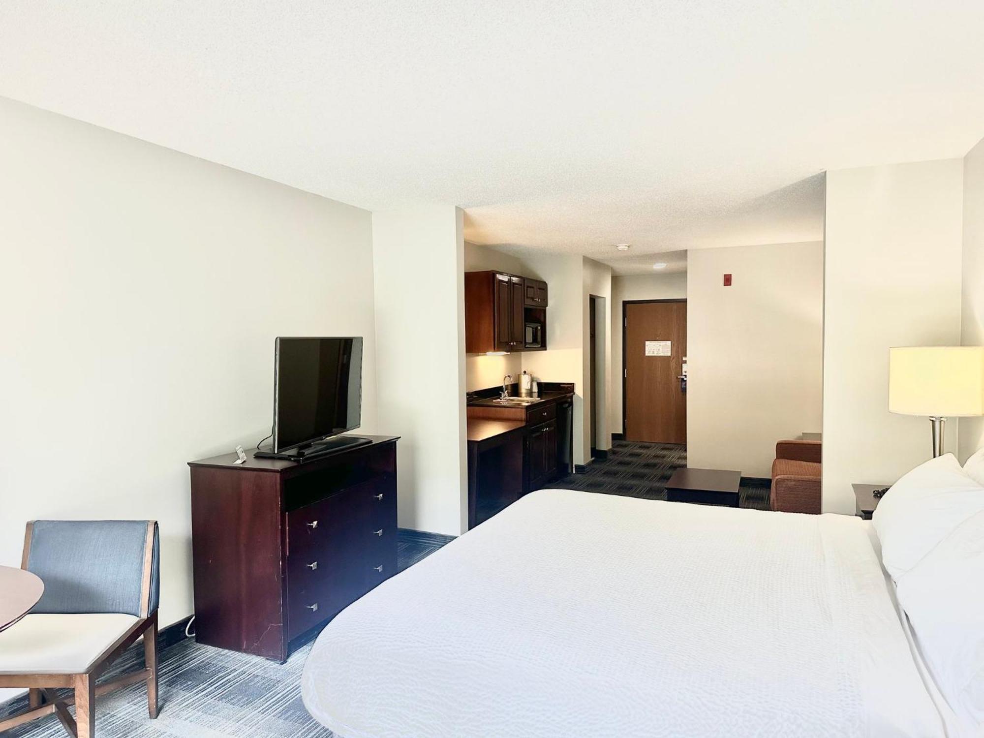 Holiday Inn Express And Suites Meriden By Ihg Exterior foto
